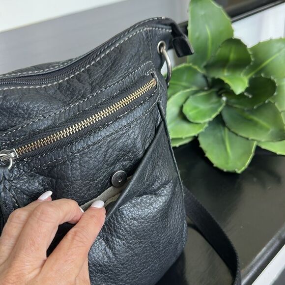 The Sak Genuine Leather Crossbody Shoulder Bag Black Pebbled, Soft & Durable - Picture 3 of 11